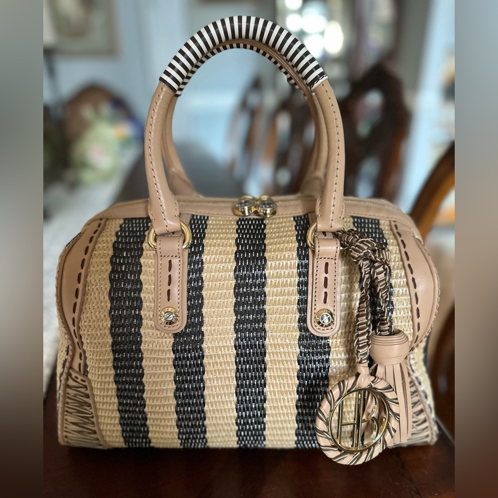 Henri Bendel Straw and Leather Barrel Shaped Satchel in Excellent Condition Firm
